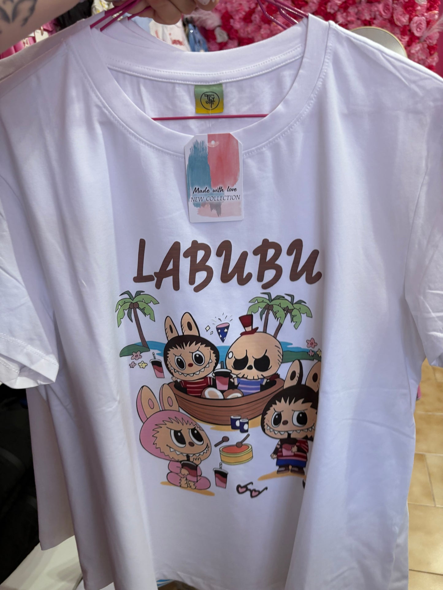T-shirt Labubu